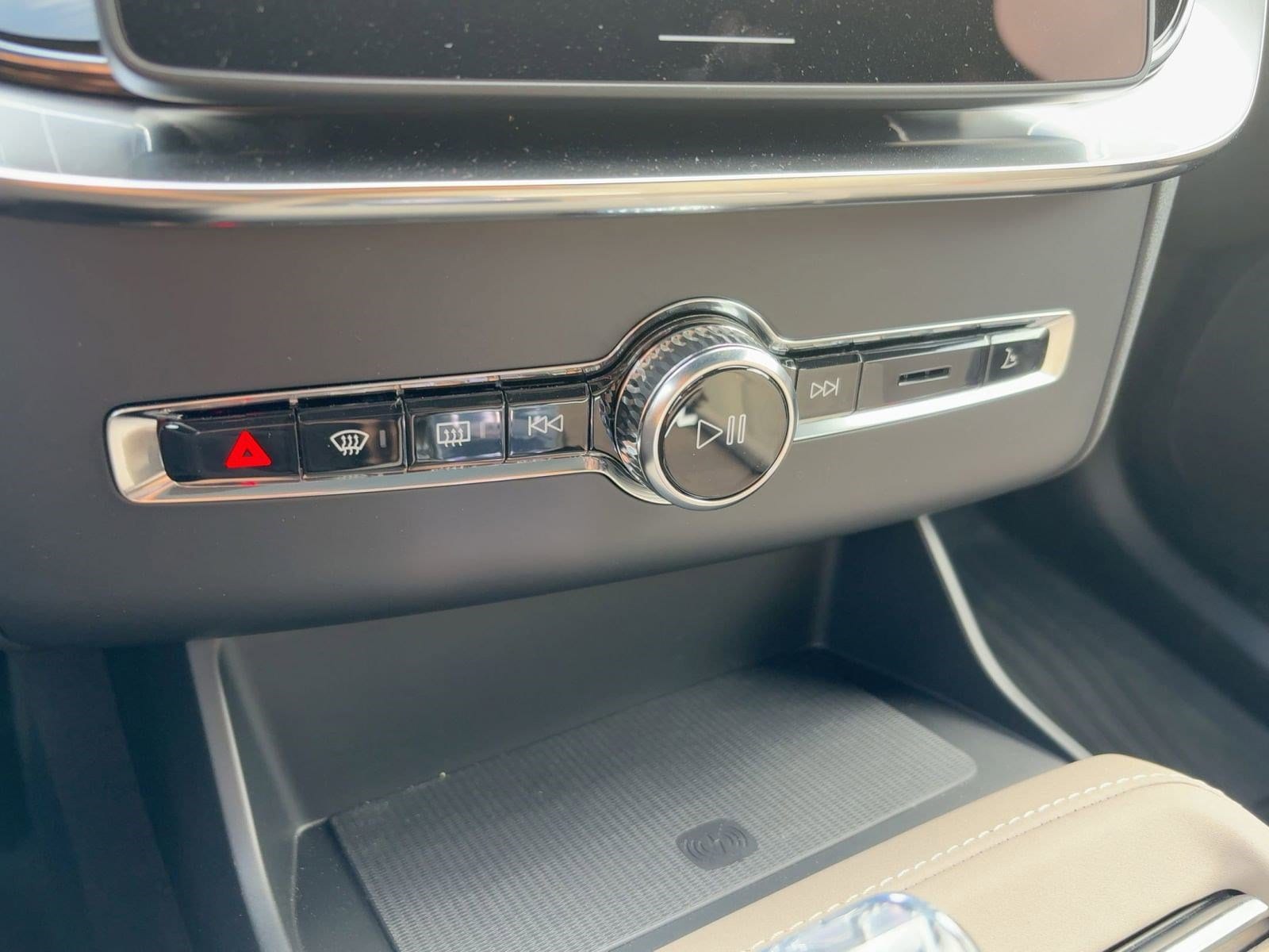 2026 Volvo XC90 Plus - Photo 19