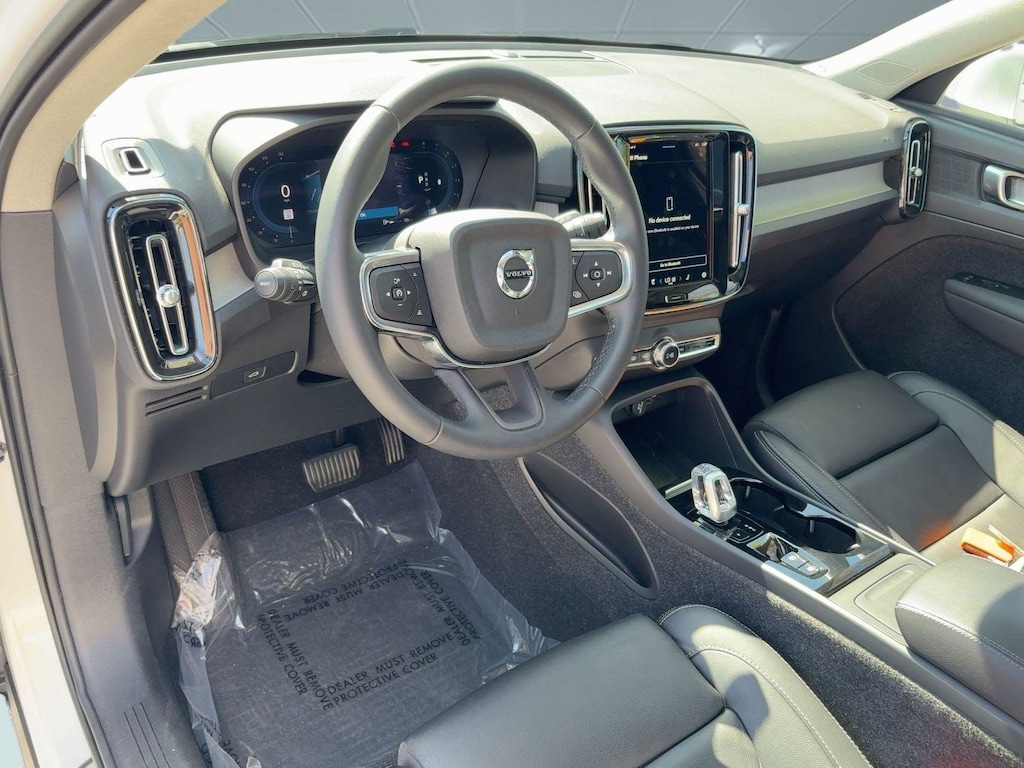 Certified 2023 Volvo XC40 B4 Plus B4 FWD Plus Bright Theme