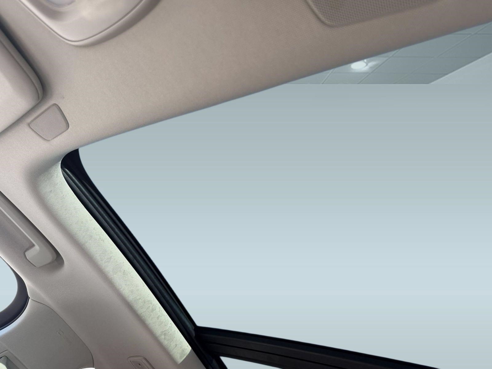 2026 Volvo XC90 Ultra - Photo 23