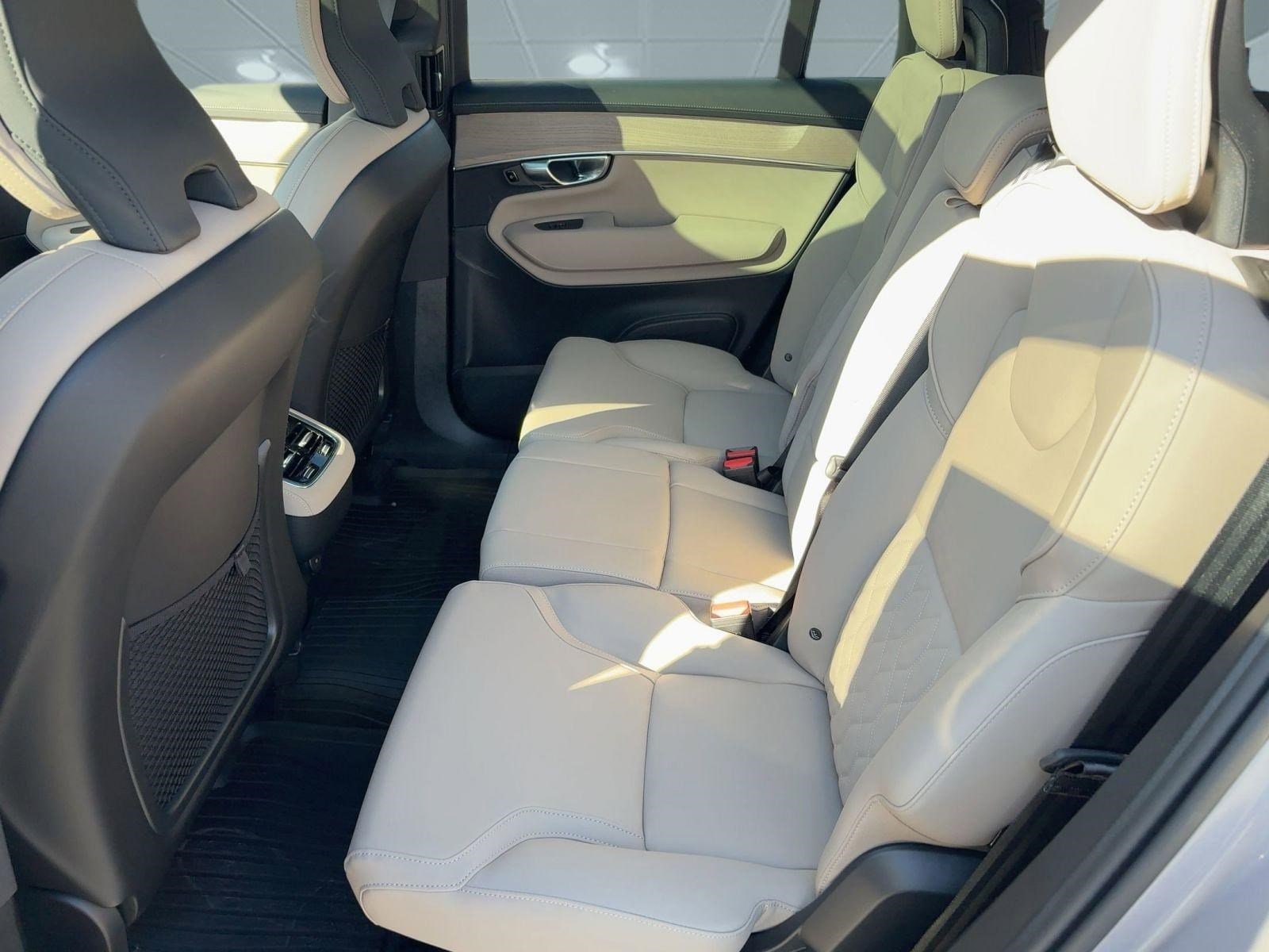 2026 Volvo XC90 Plus - Photo 15