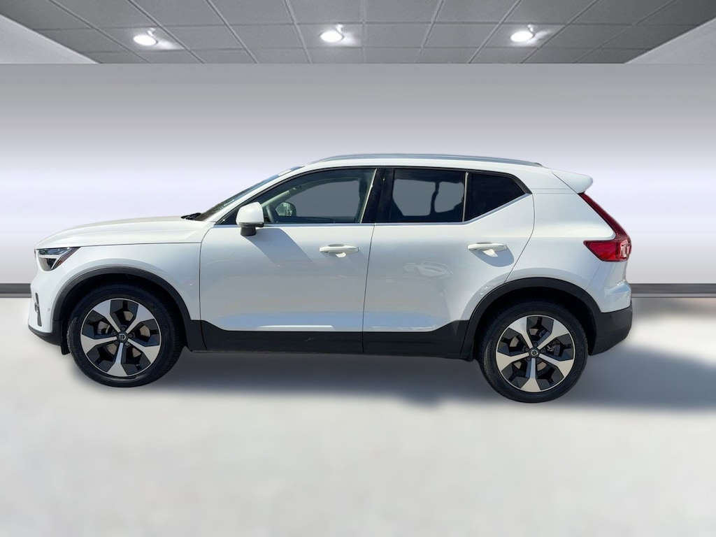 Certified 2023 Volvo XC40 B4 Plus B4 FWD Plus Bright Theme