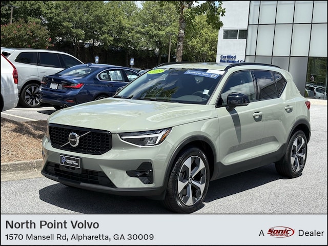 2023 Volvo XC40 B5 Plus B5 AWD Plus Dark Theme