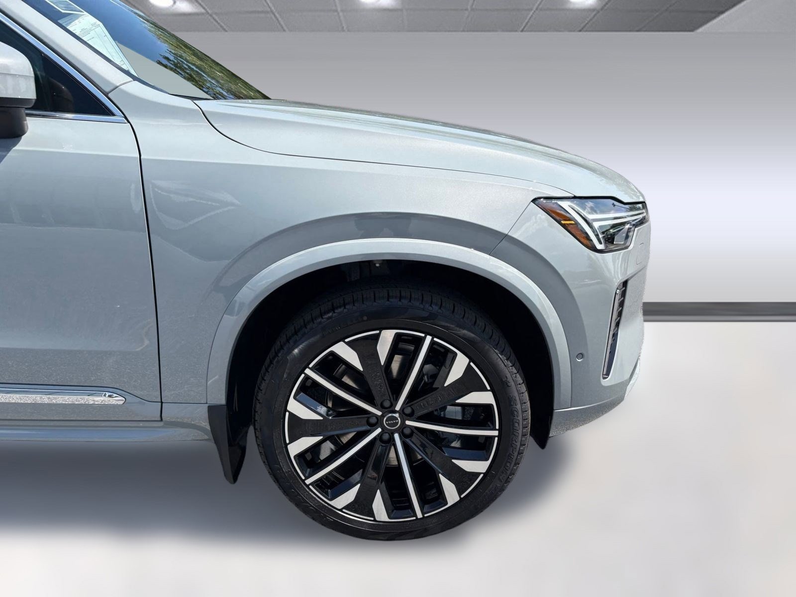 2026 Volvo XC90 Plus - Photo 11