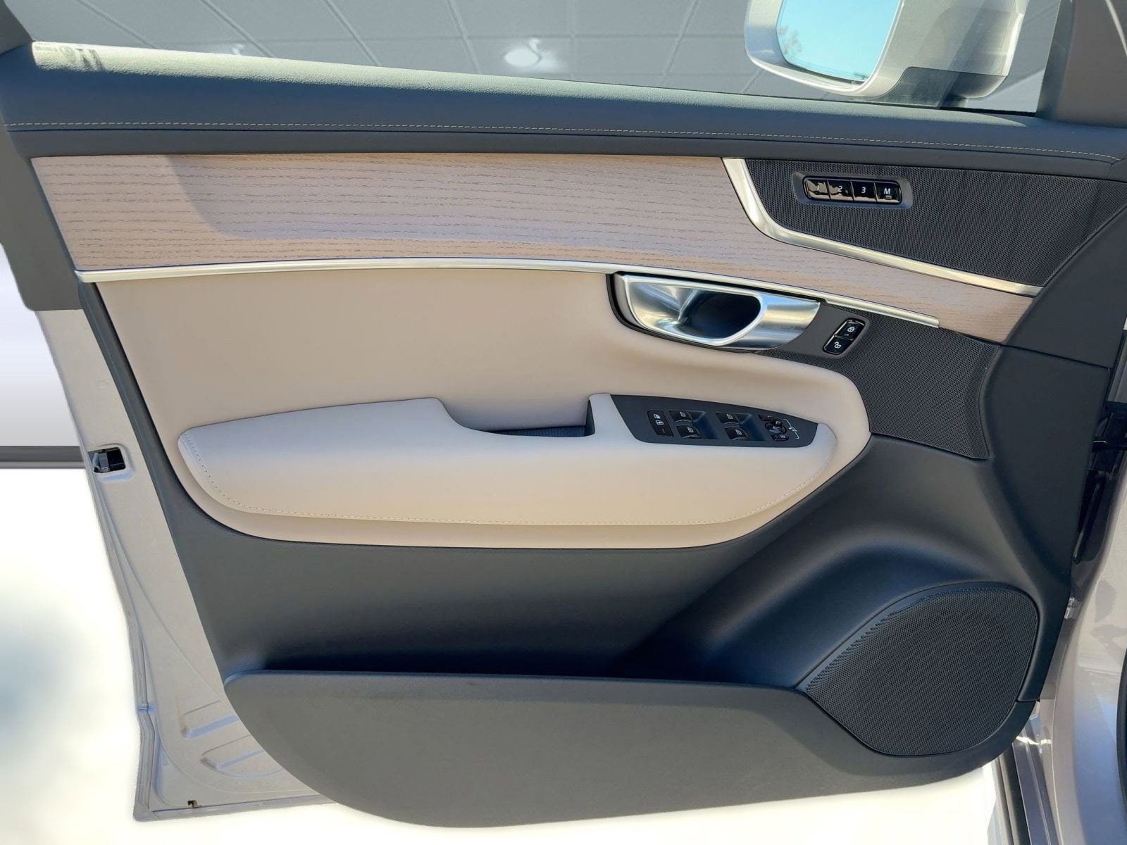 2026 Volvo XC90 Plus - Photo 22