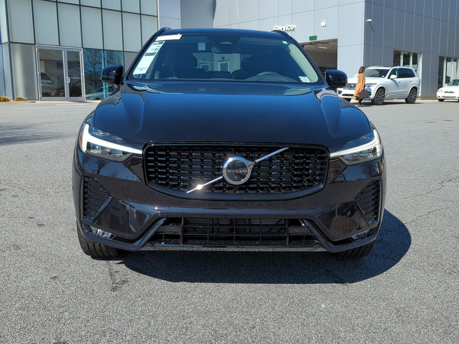 2025 Volvo XC60 B5 Plus photo 2