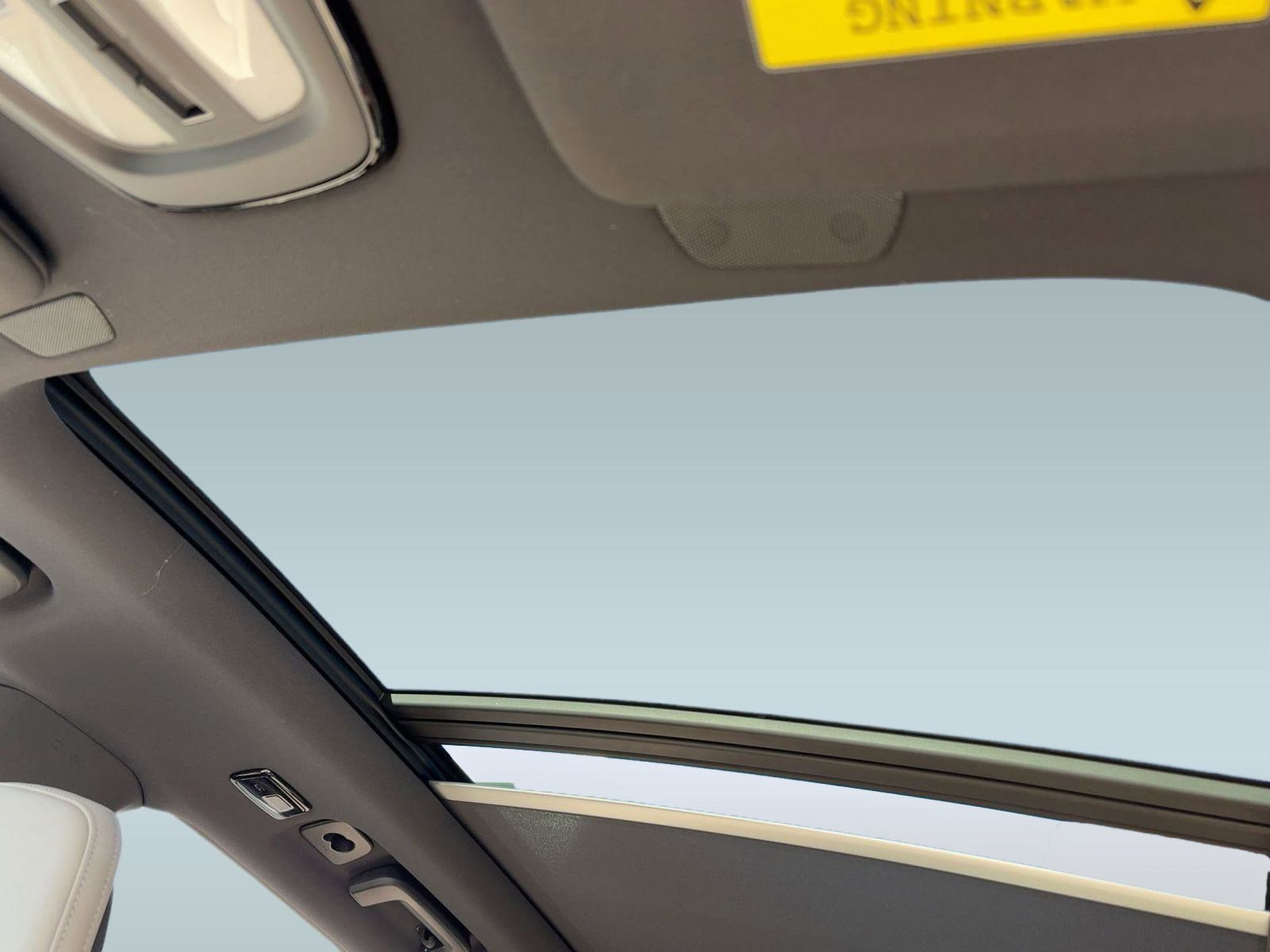 2026 Volvo XC90 Plus - Photo 15