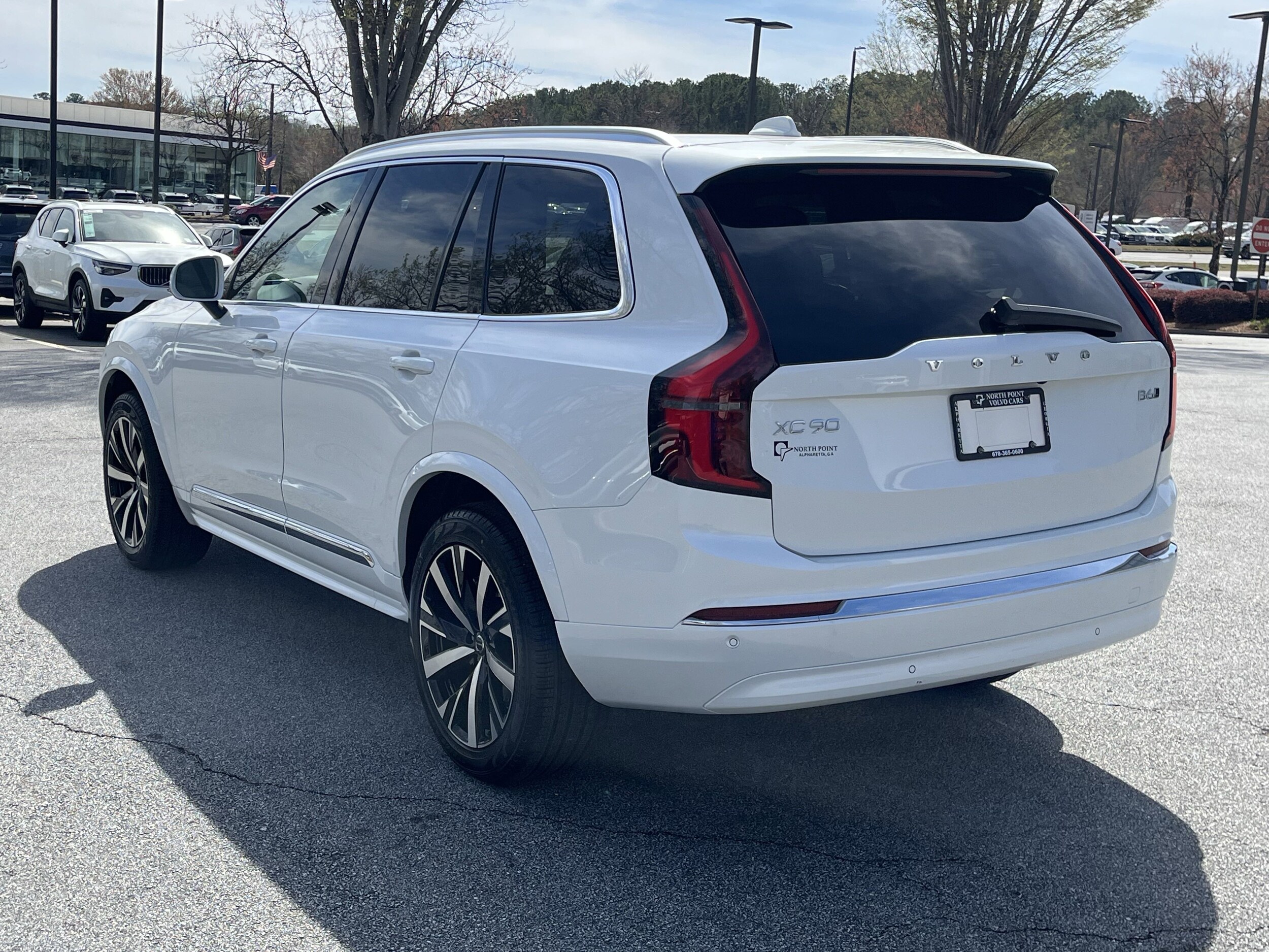 2025 Volvo XC90 Core photo 4