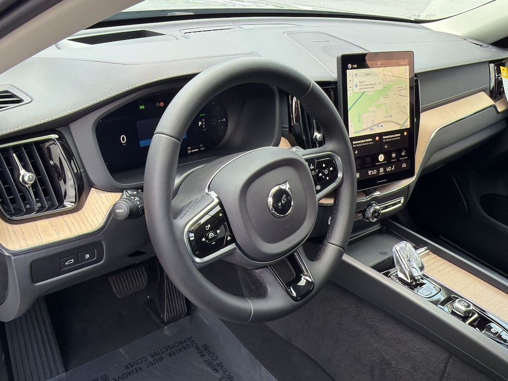 New 2026 Volvo XC60 plug-in hybrid T8 Ultra SUV