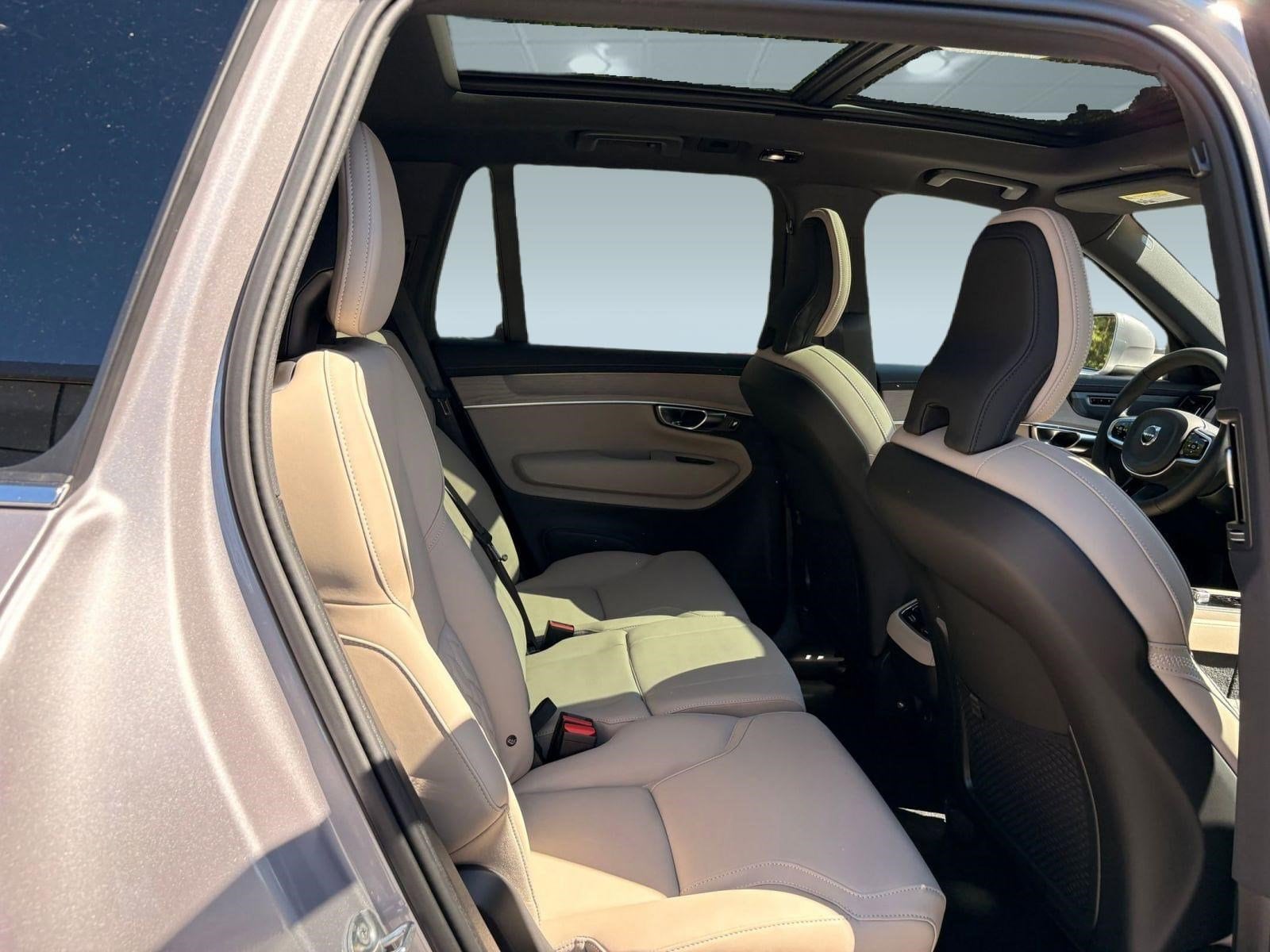 2026 Volvo XC90 Plus - Photo 25
