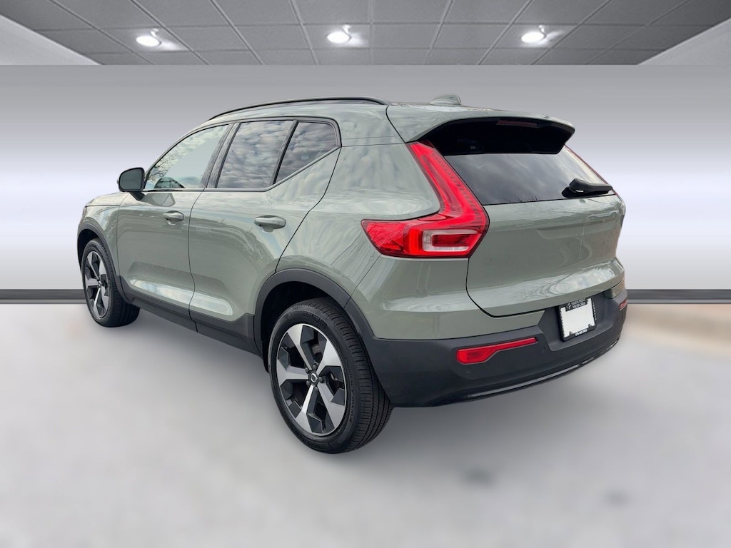 Certified 2024 Volvo XC40 B5 Plus B5 AWD Plus Dark Theme