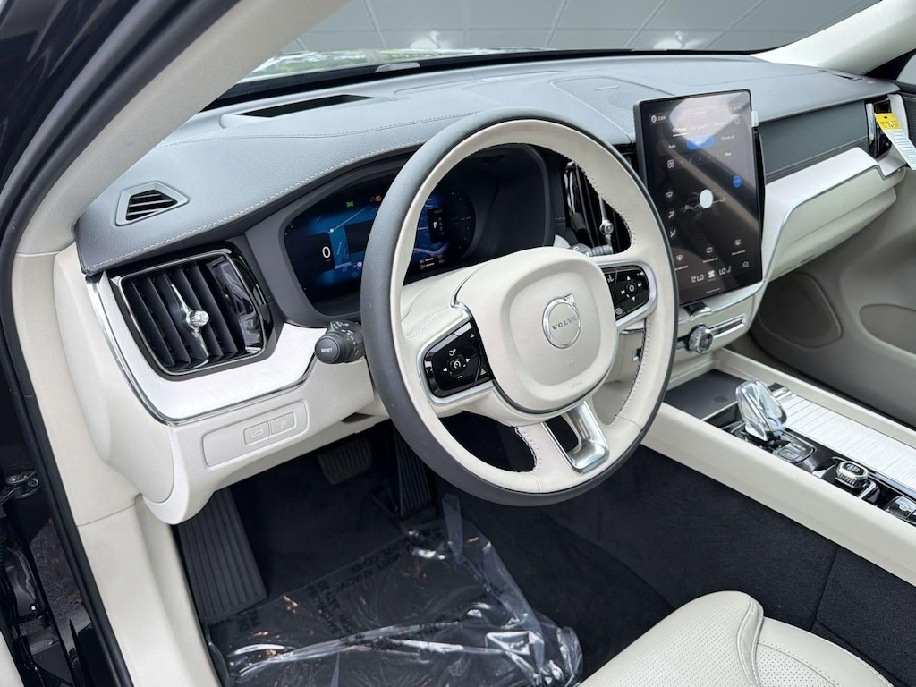 New 2026 Volvo XC60 plug-in hybrid T8 Ultra SUV