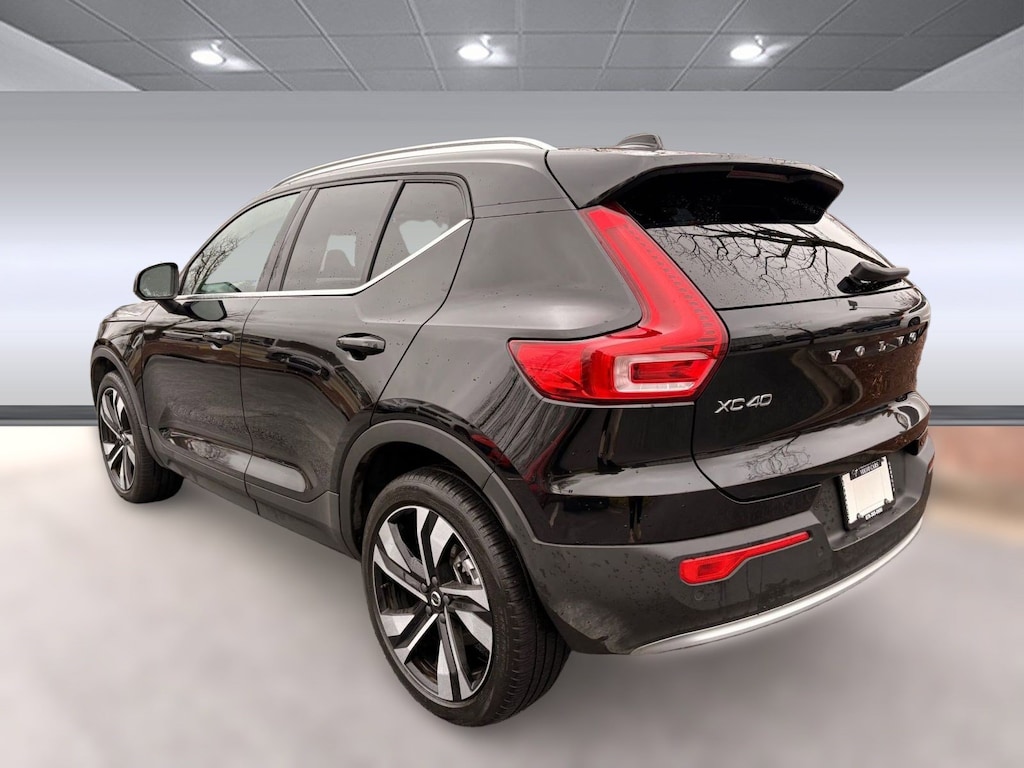 Certified 2024 Volvo XC40 B5 Plus B5 AWD Plus Bright Theme