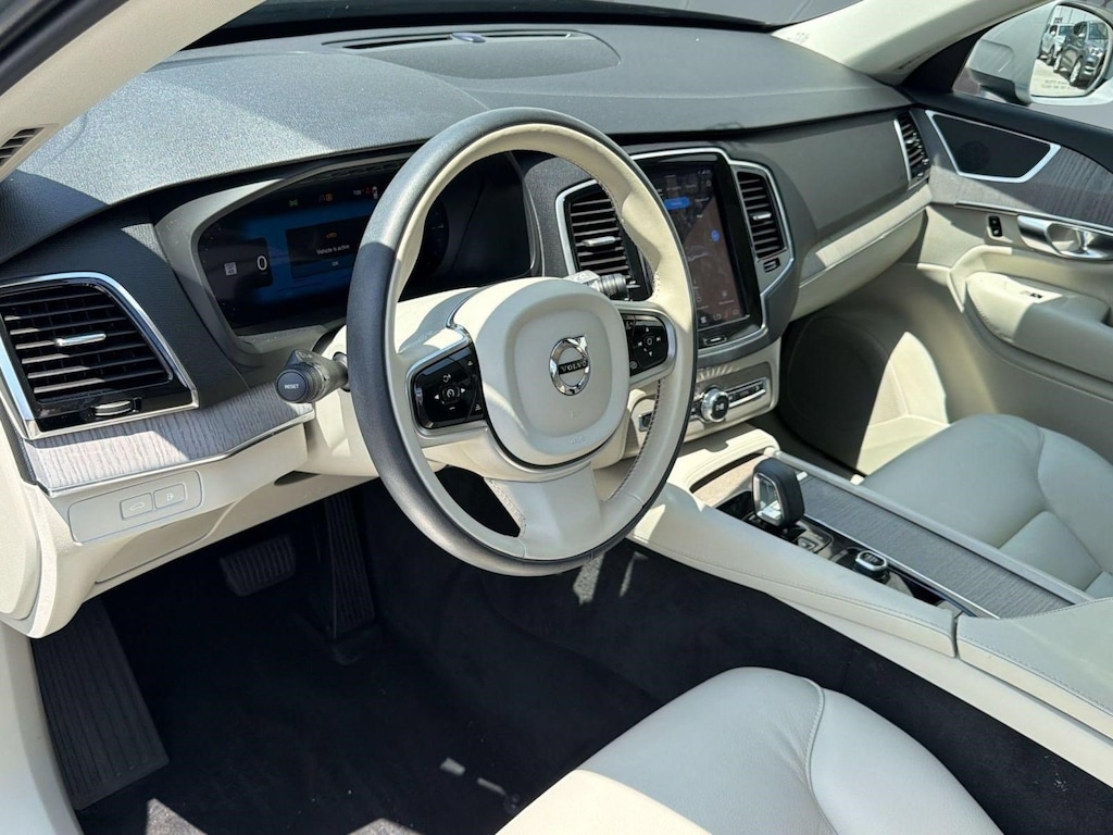 Used 2025 Volvo XC90 Plug-In Hybrid Plus SUV