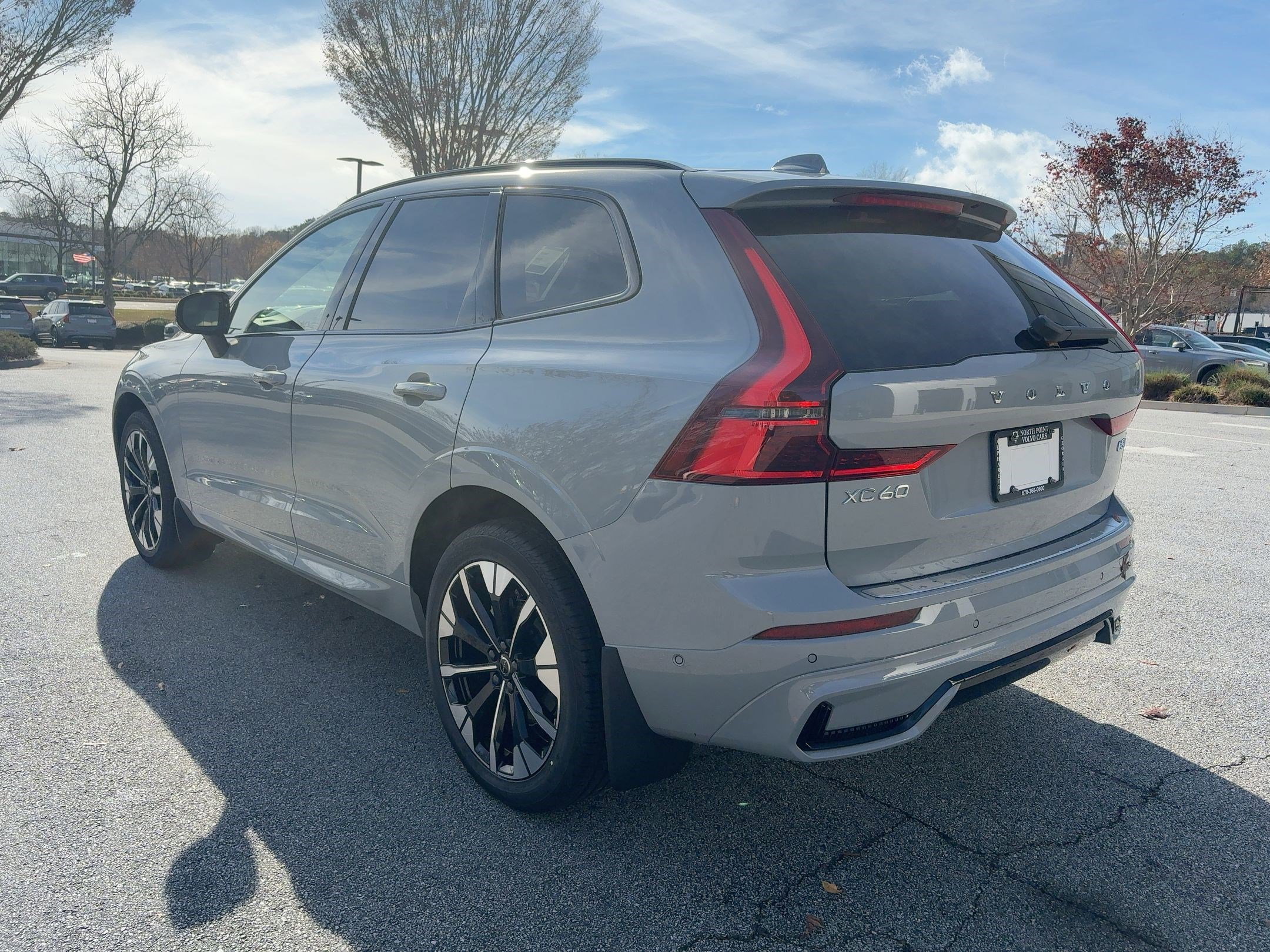 2026 Volvo XC60 B5 Plus photo 3