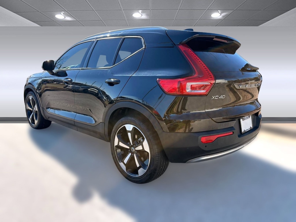 Used 2019 Volvo XC40 T5 Momentum T5 AWD Momentum