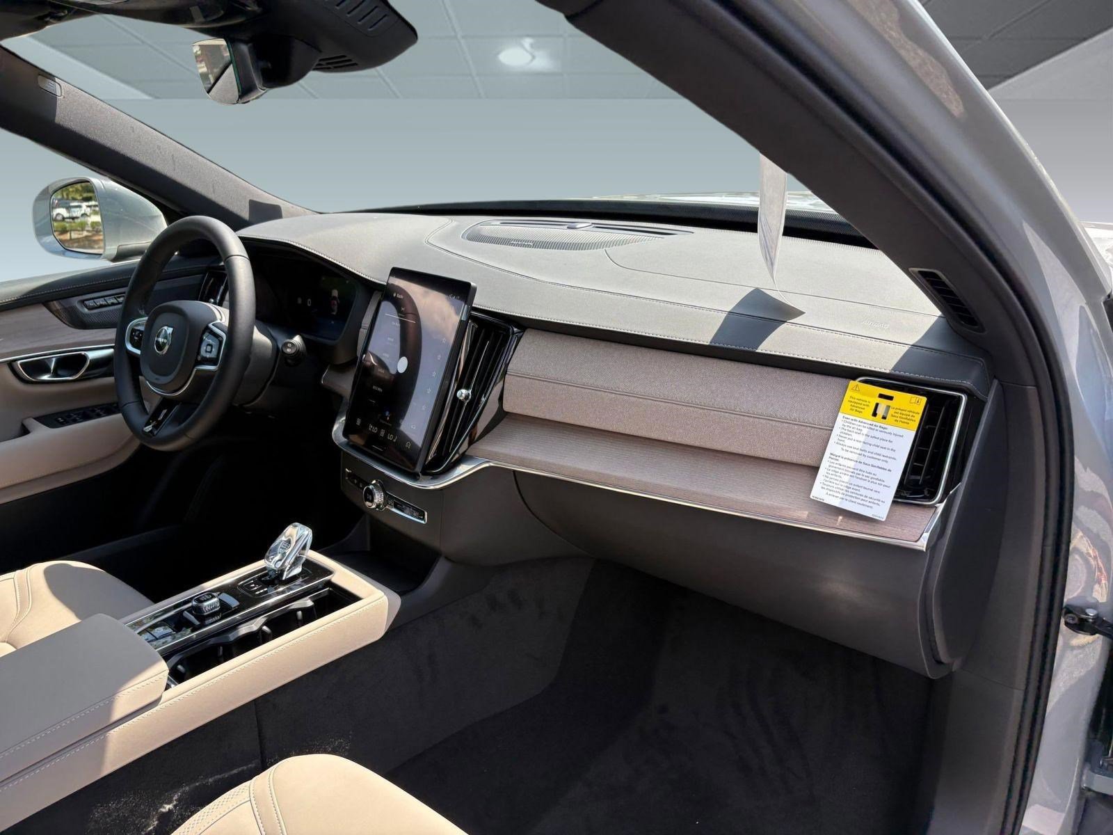 2026 Volvo XC90 Plus - Photo 28