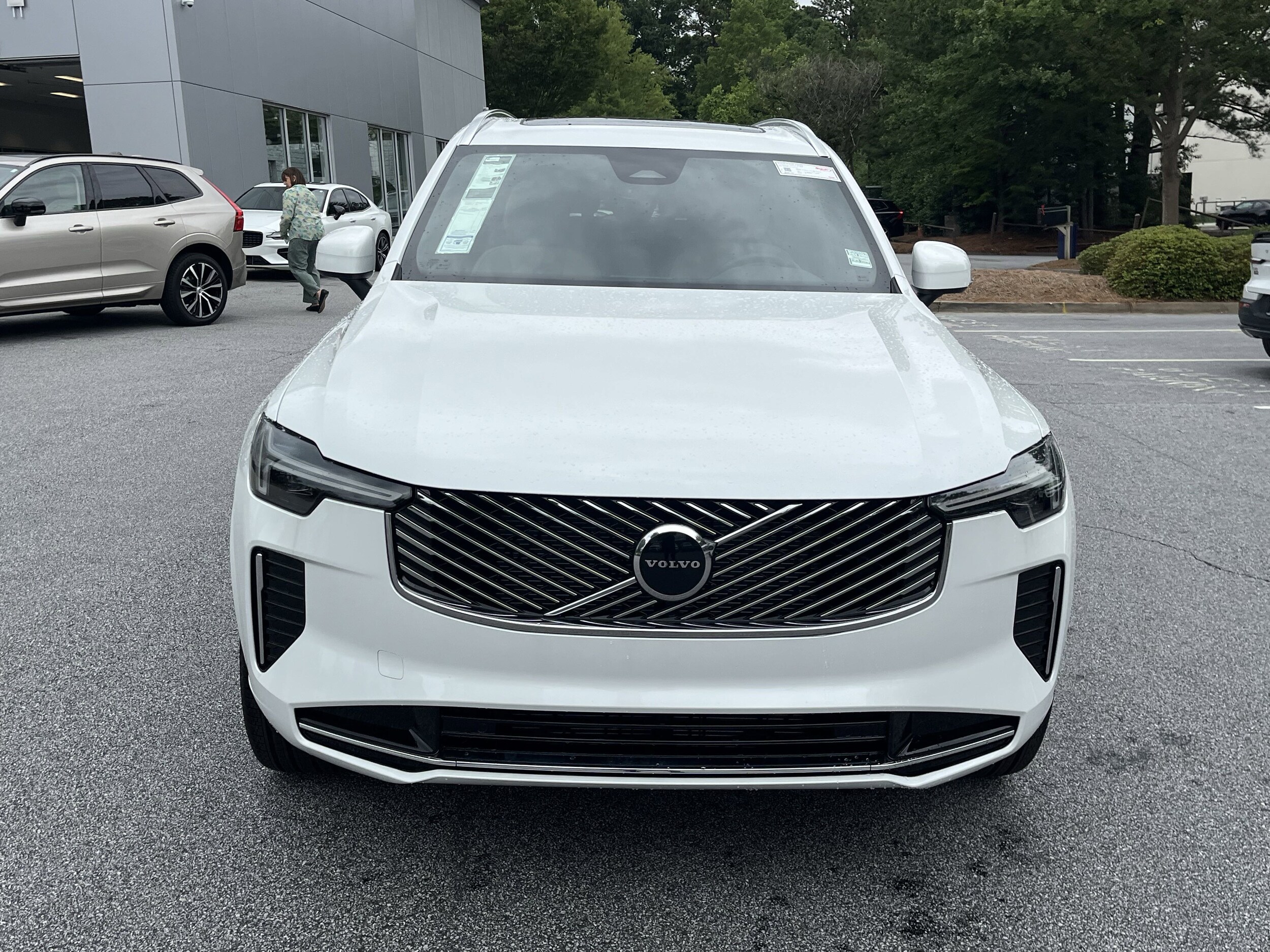 2025 Volvo XC90 Core photo 2