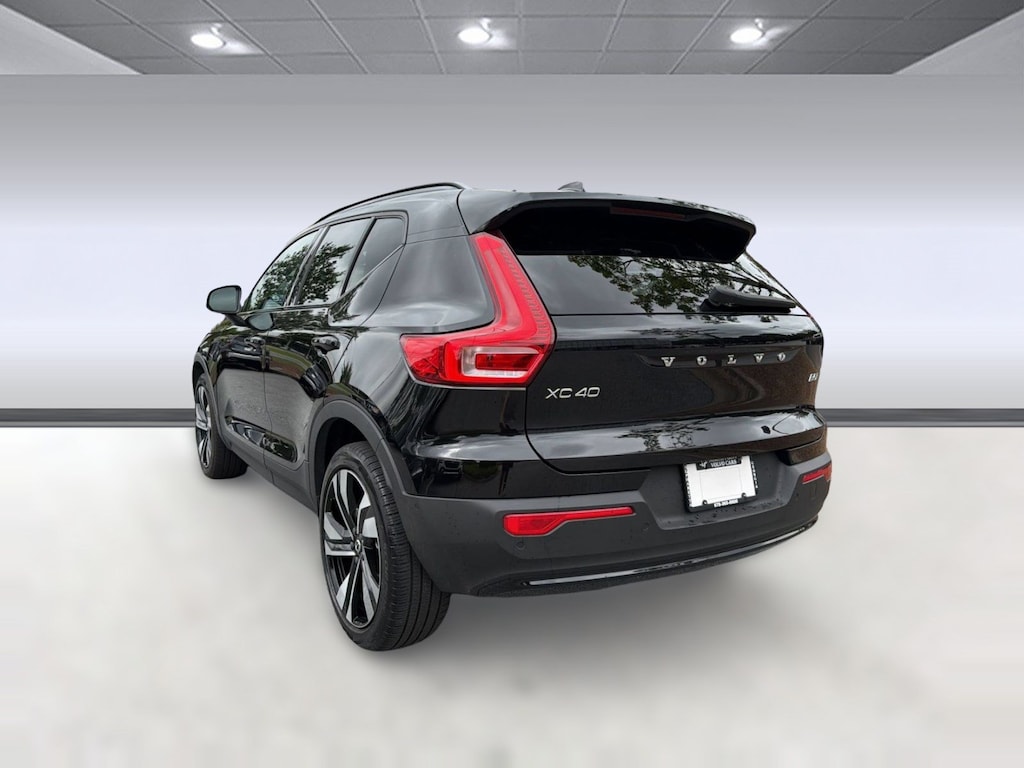 Certified 2023 Volvo XC40 B5 Plus SUV