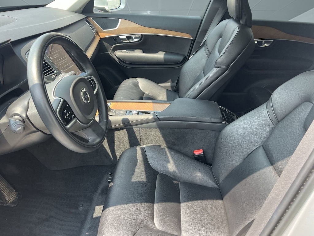 Certified 2022 Volvo XC90 T6 Momentum 7 Passenger T6 AWD Momentum 7P