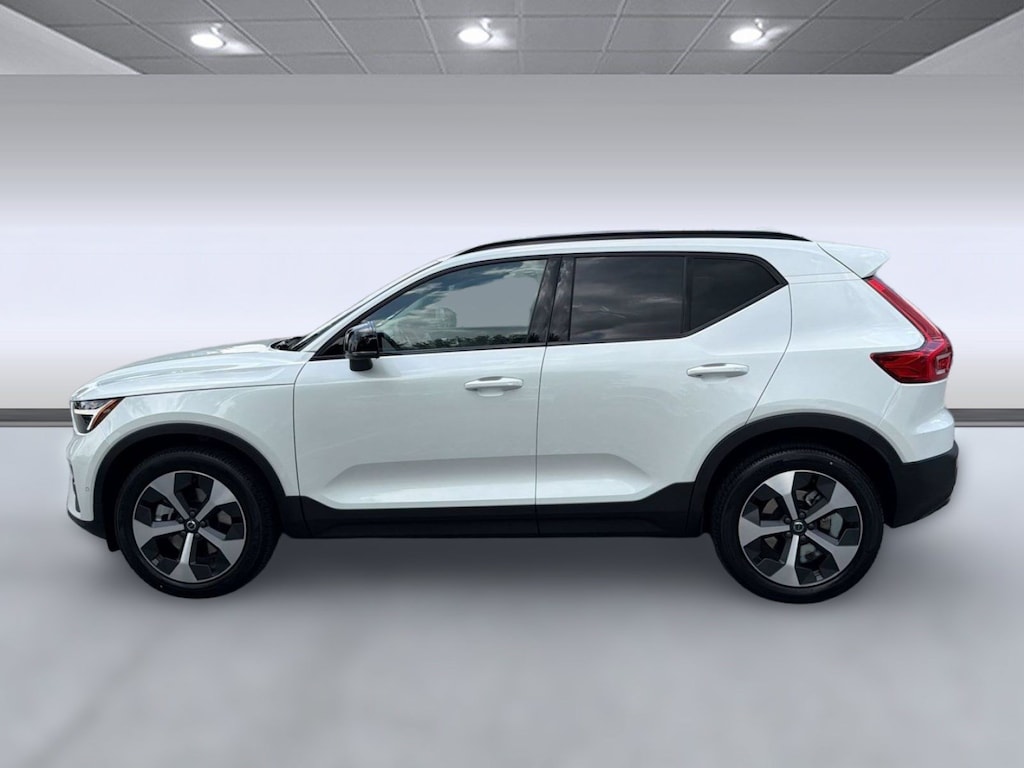 New 2026 Volvo XC40 B5 Plus SUV