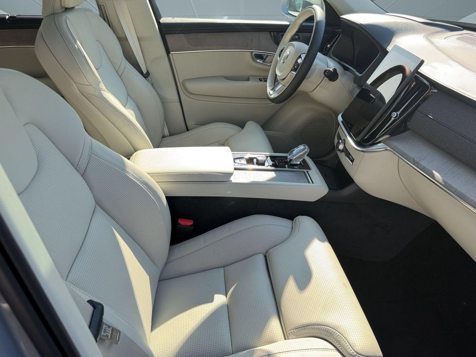 2026 Volvo XC90 Ultra - Photo 24