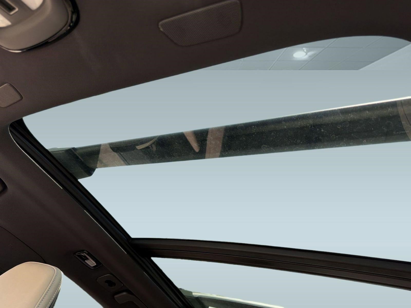 2026 Volvo XC60 Plus - Photo 16