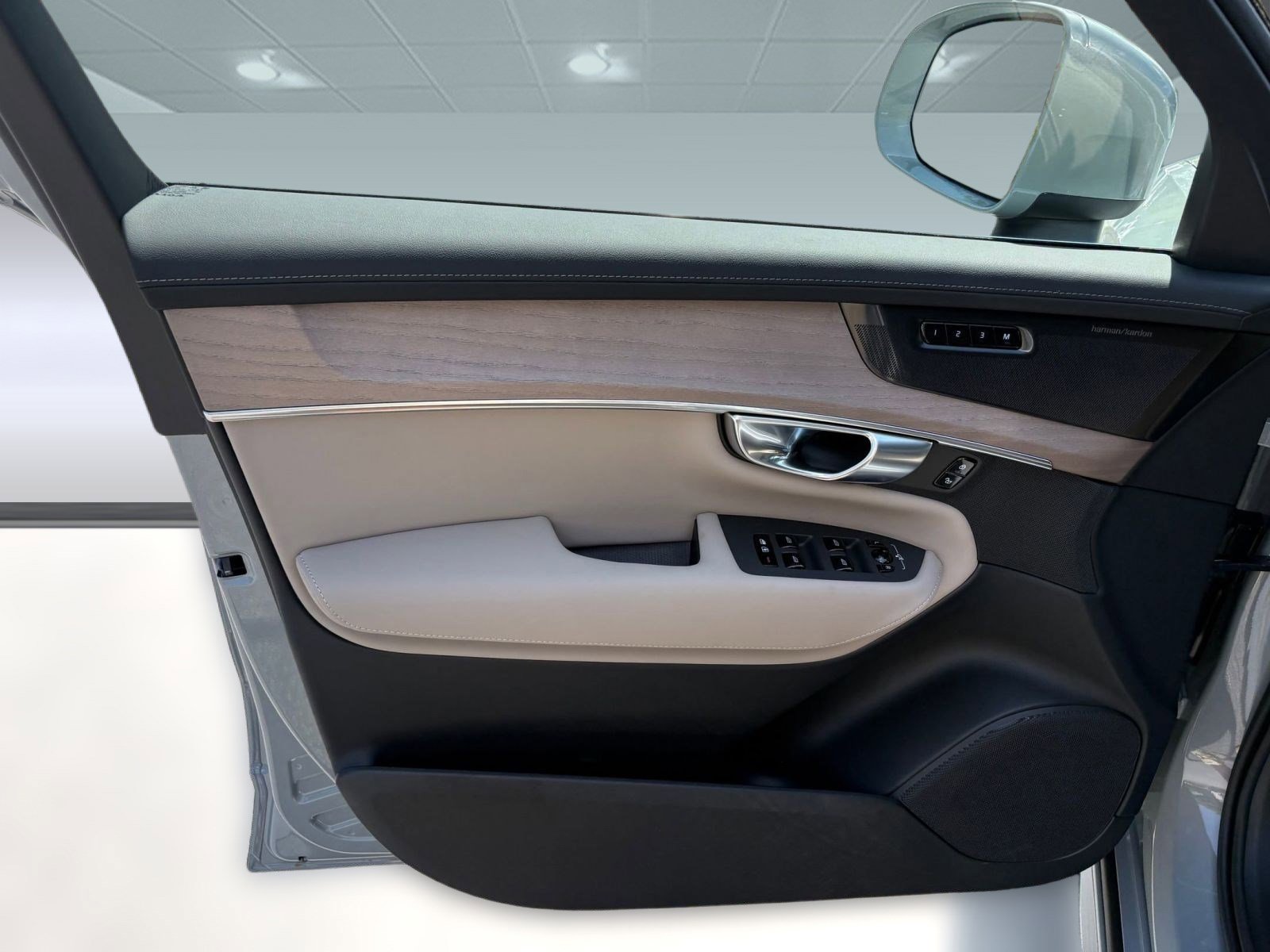 2026 Volvo XC90 Plus - Photo 12