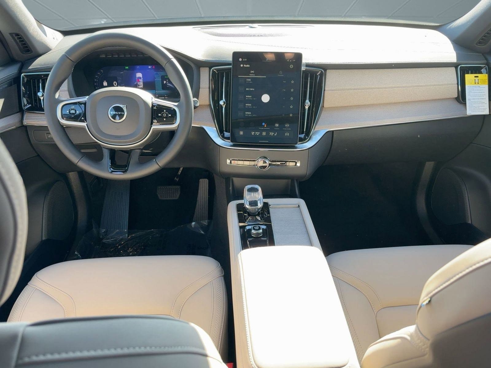 2026 Volvo XC90 Plus - Photo 16
