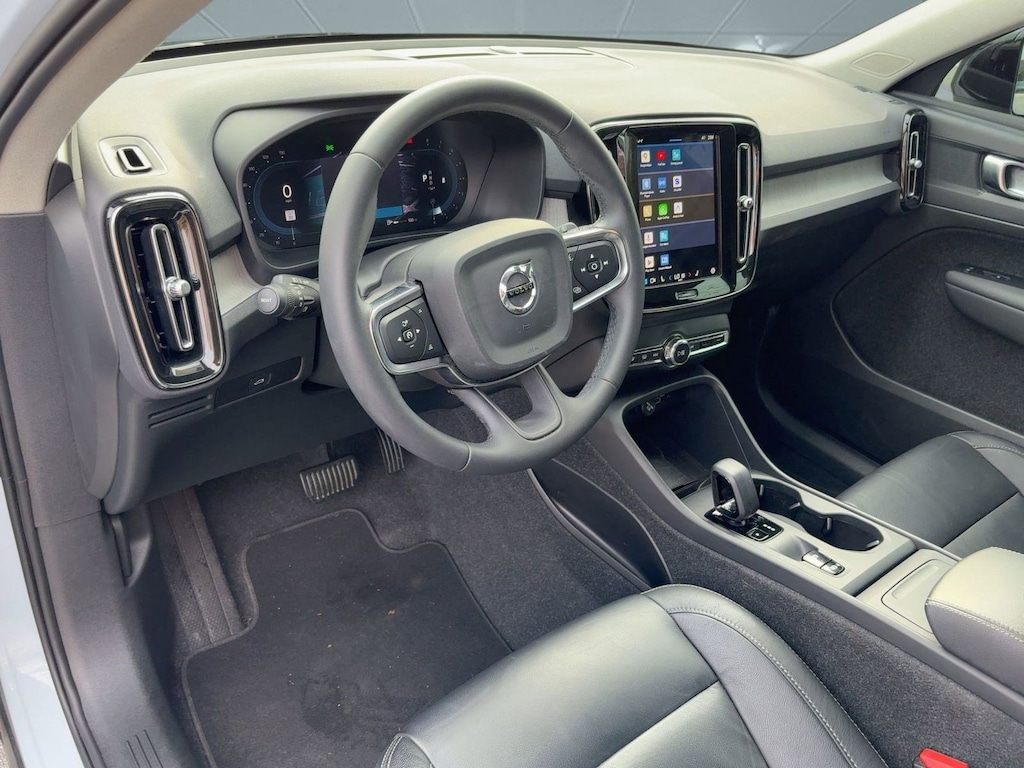 Certified 2024 Volvo XC40 B5 Core B5 AWD Core Bright Theme