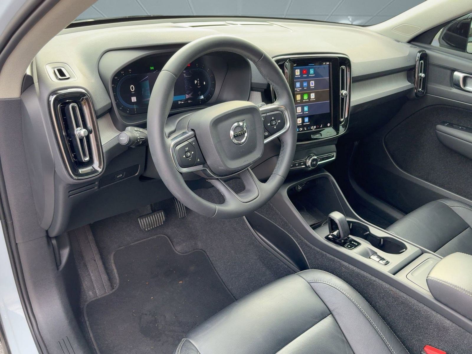 2024 Volvo XC40 AWD Core photo 4