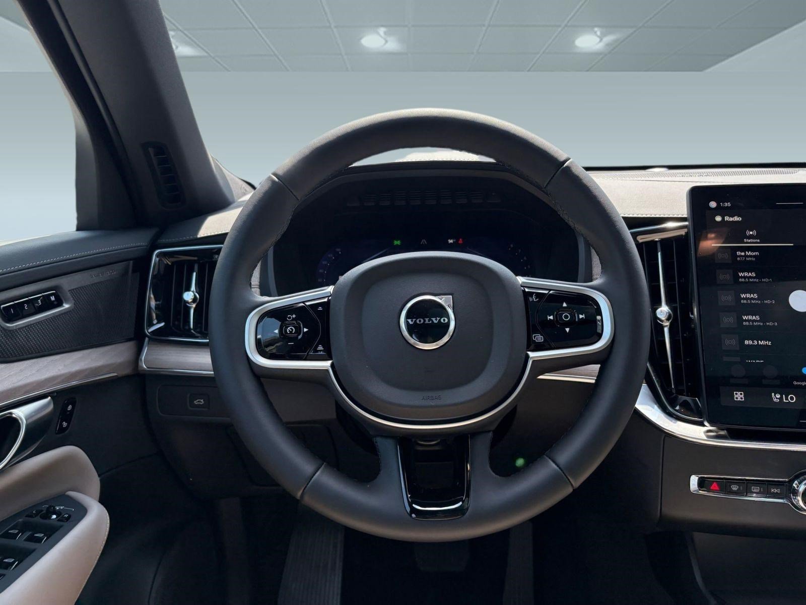 2026 Volvo XC90 Plus - Photo 16