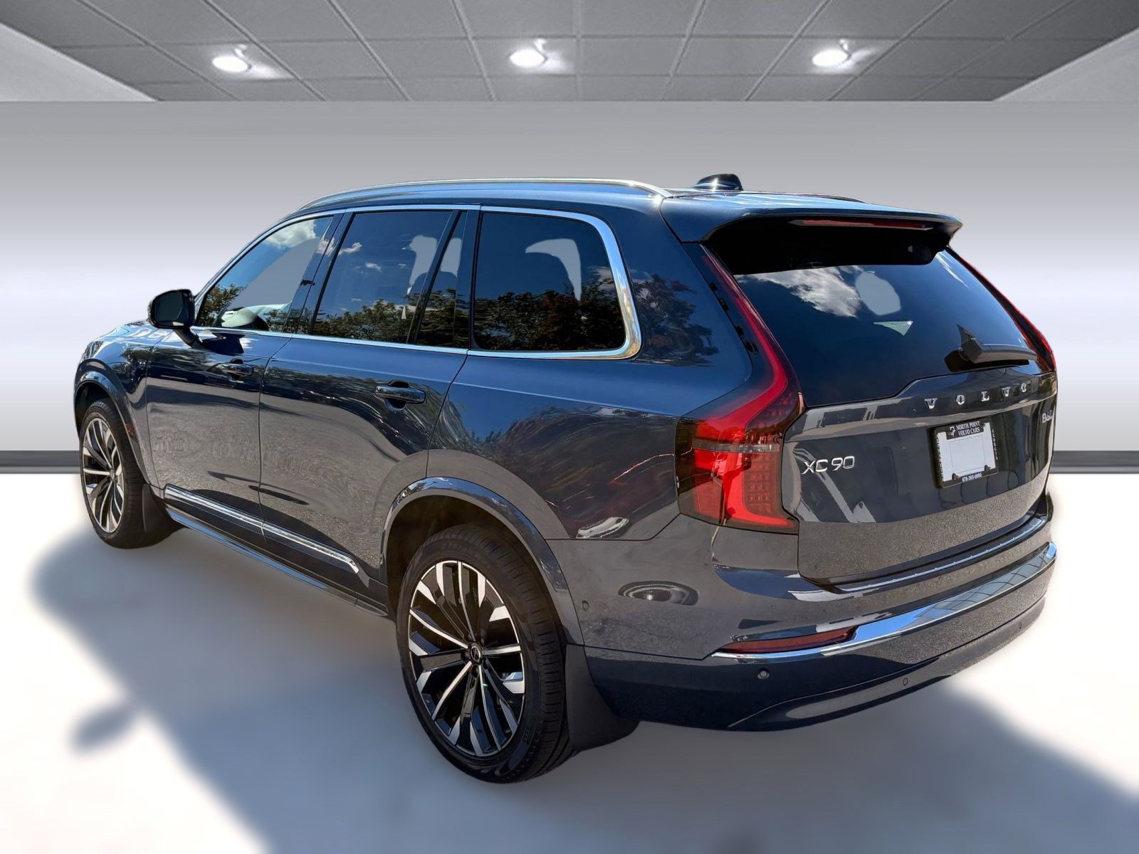 2026 Volvo XC90 Plus AWD photo 2