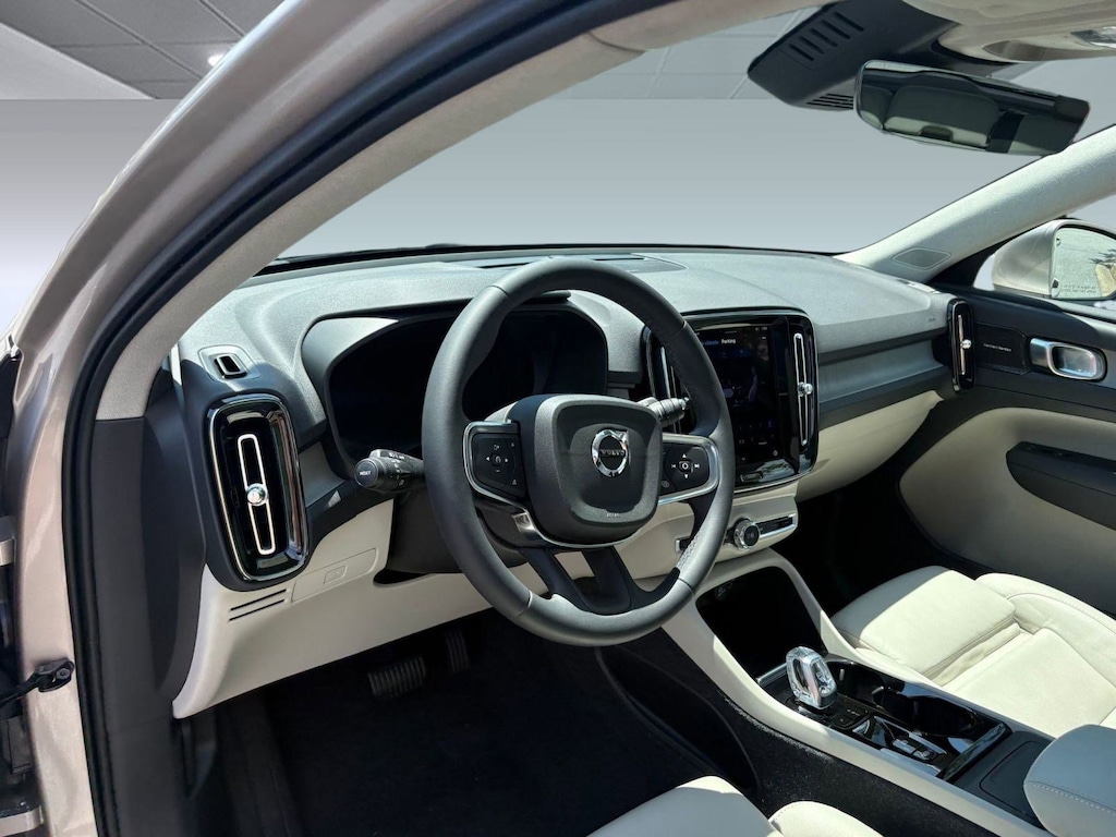 Certified 2024 Volvo XC40 B5 Ultimate B5 AWD Ultimate Bright Theme