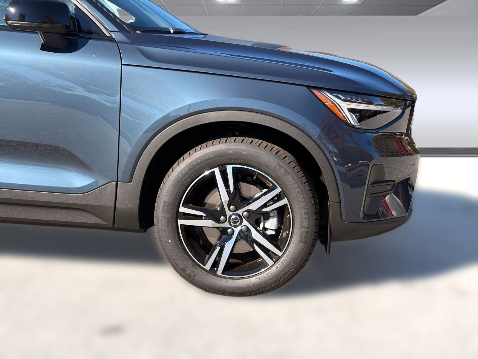 2026 Volvo XC40 Core - Photo 12