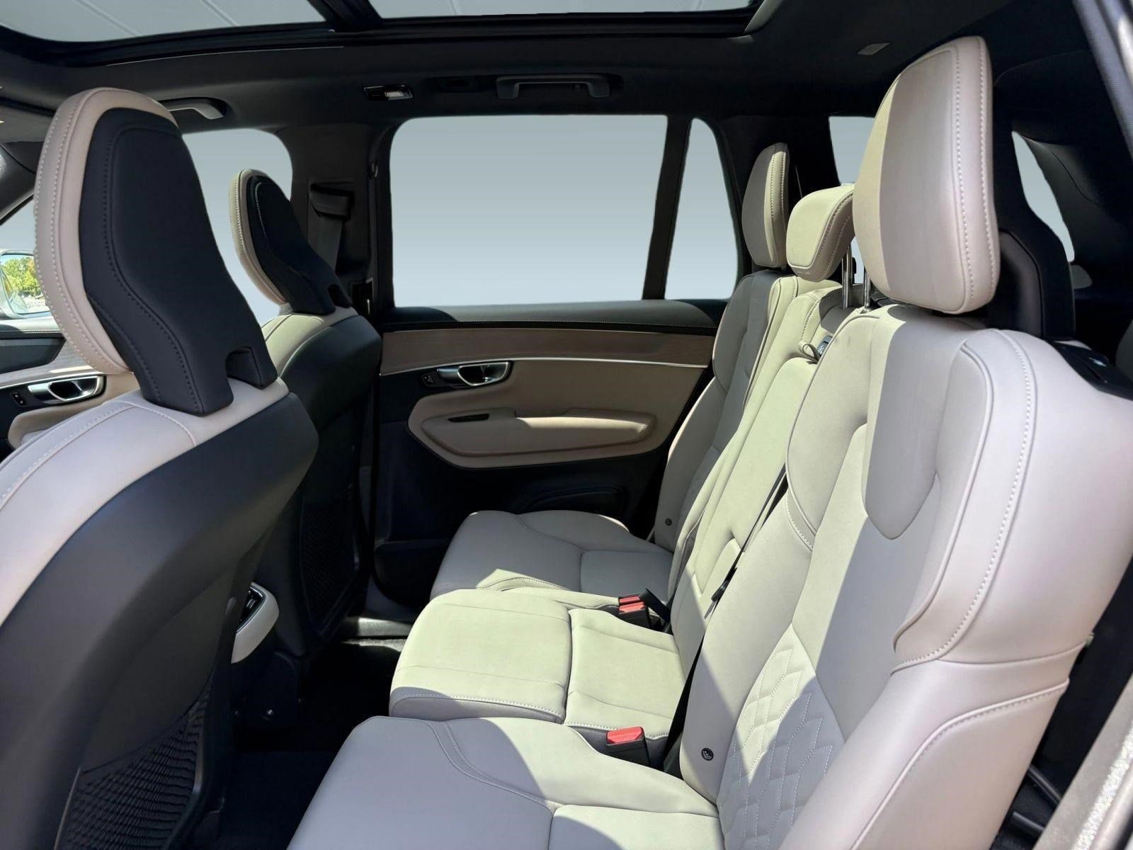 2026 Volvo XC90 Plus - Photo 23