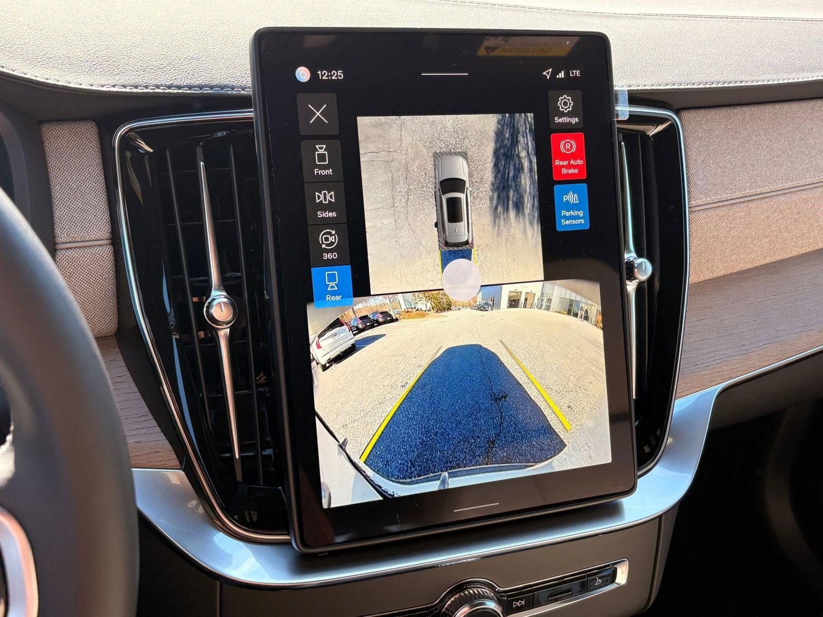2026 Volvo XC90 Plus - Photo 30
