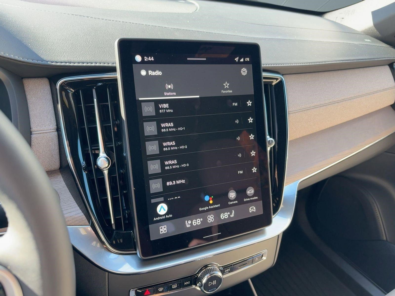 2026 Volvo XC90 Plus - Photo 24