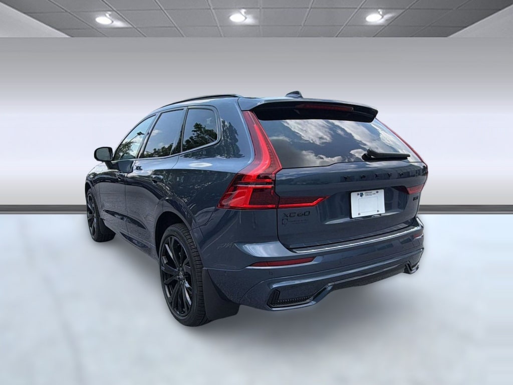 New 2026 Volvo XC60 B5 Ultra Black Edition SUV