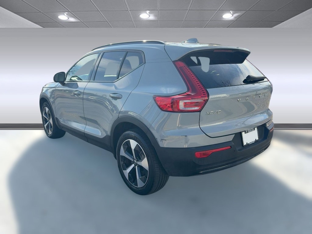 Certified 2024 Volvo XC40 B5 Plus B5 AWD Plus Dark Theme