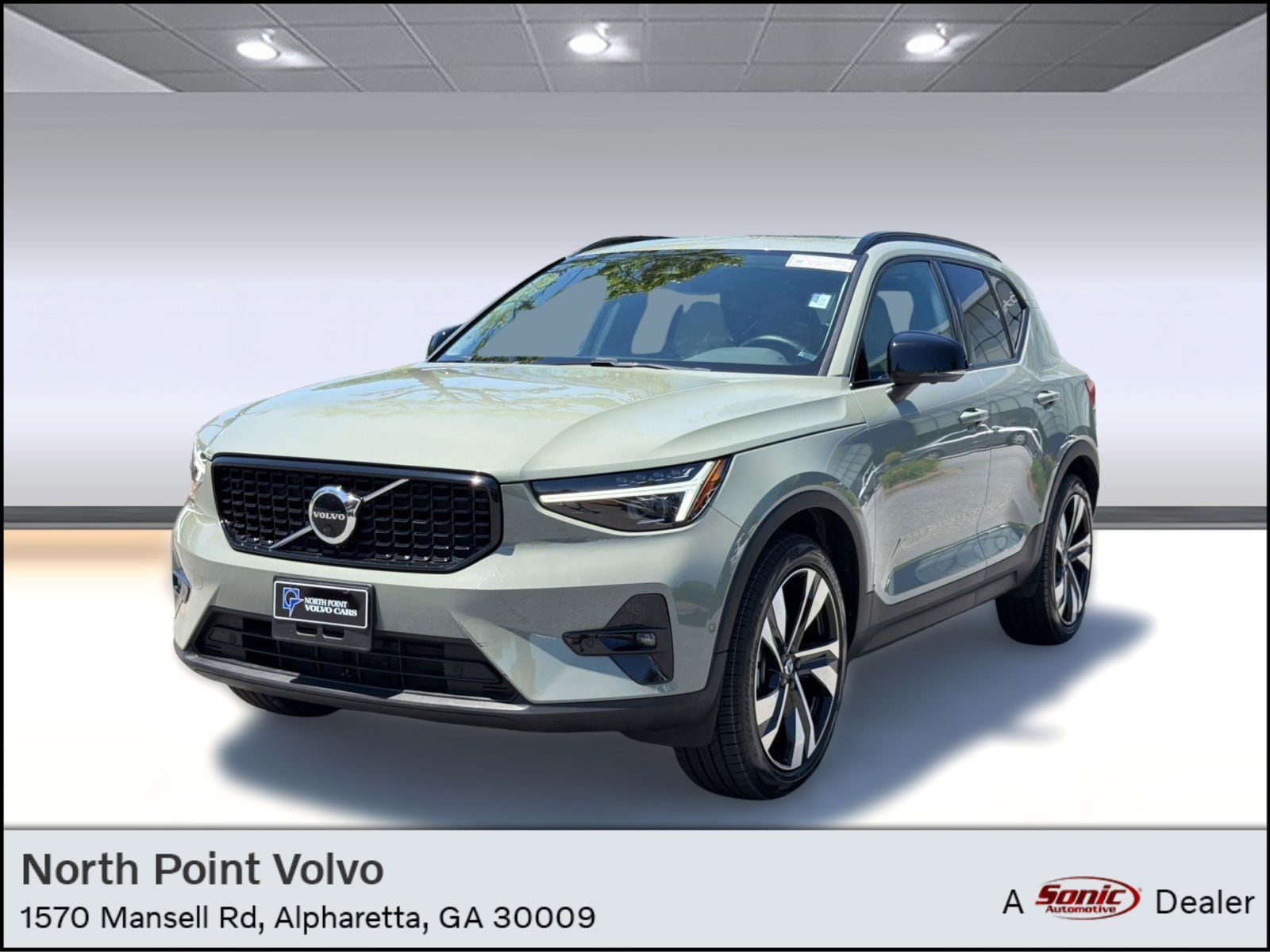 2023 Volvo XC40 B5 Ultimate Dark AWD's photo