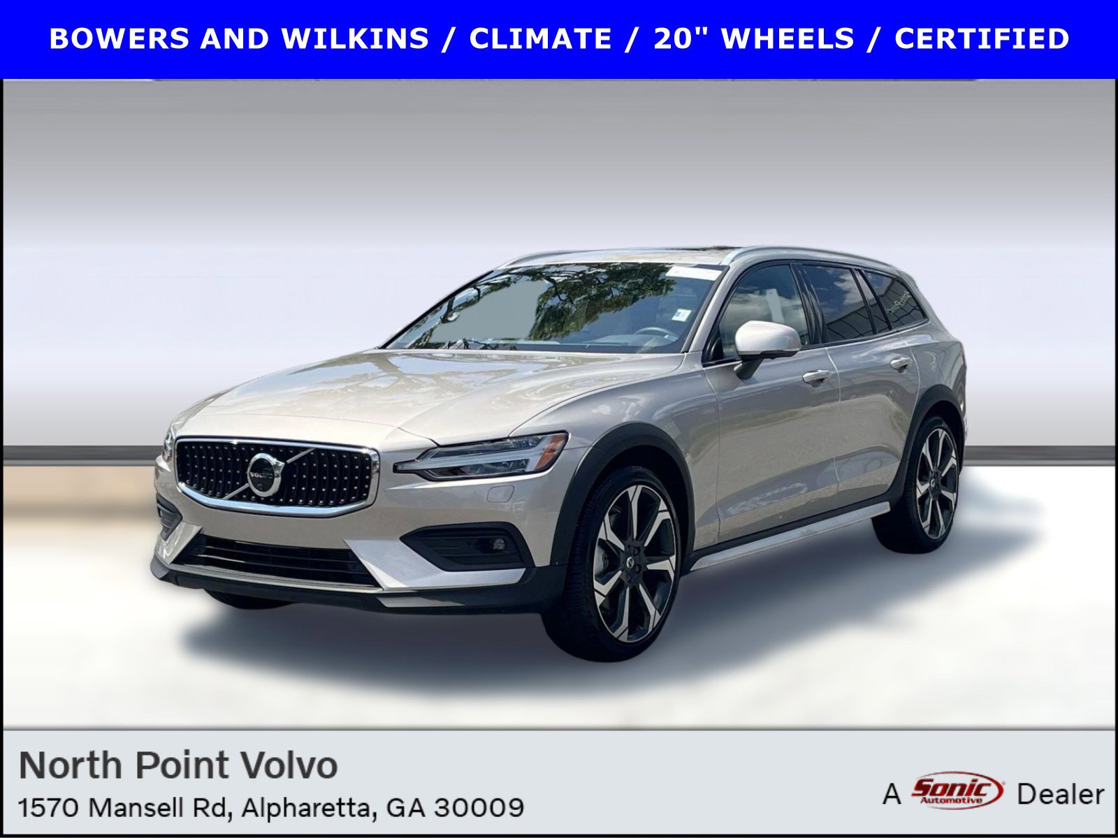 2025 Volvo V60 Cross Country Base's photo