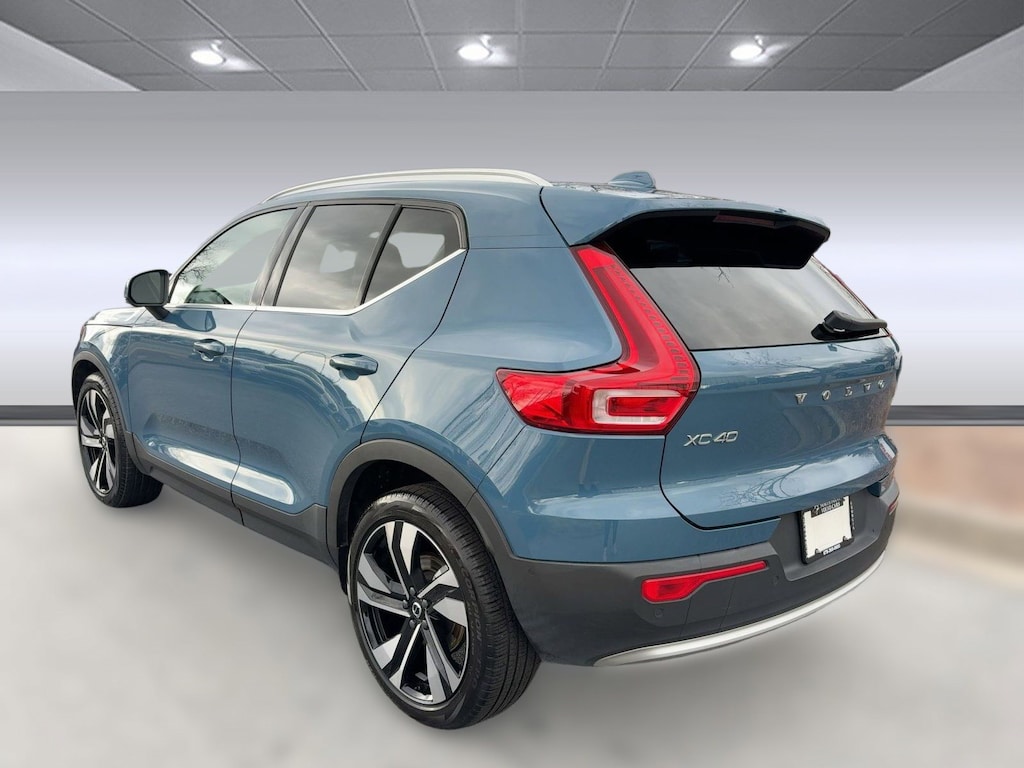Certified 2023 Volvo XC40 B5 Plus B5 AWD Plus Bright Theme