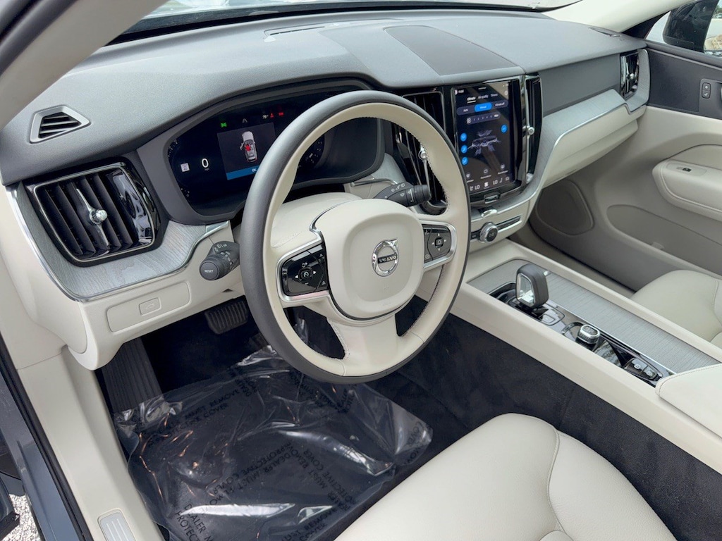Certified 2024 Volvo XC60 B5 Plus SUV