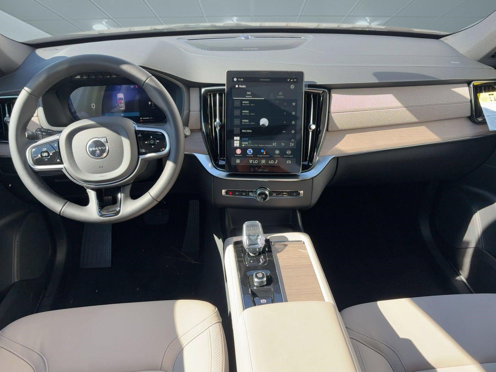 2026 Volvo XC90 Plus - Photo 24