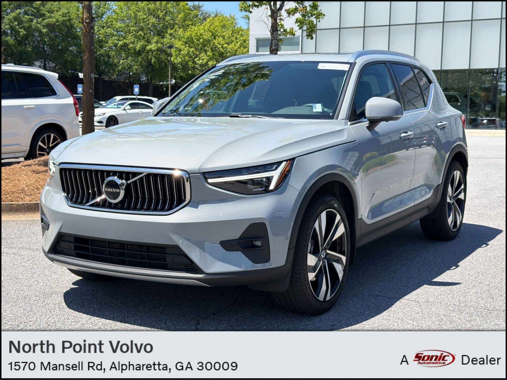 2024 Volvo XC40 B5 Plus Bright AWD's photo
