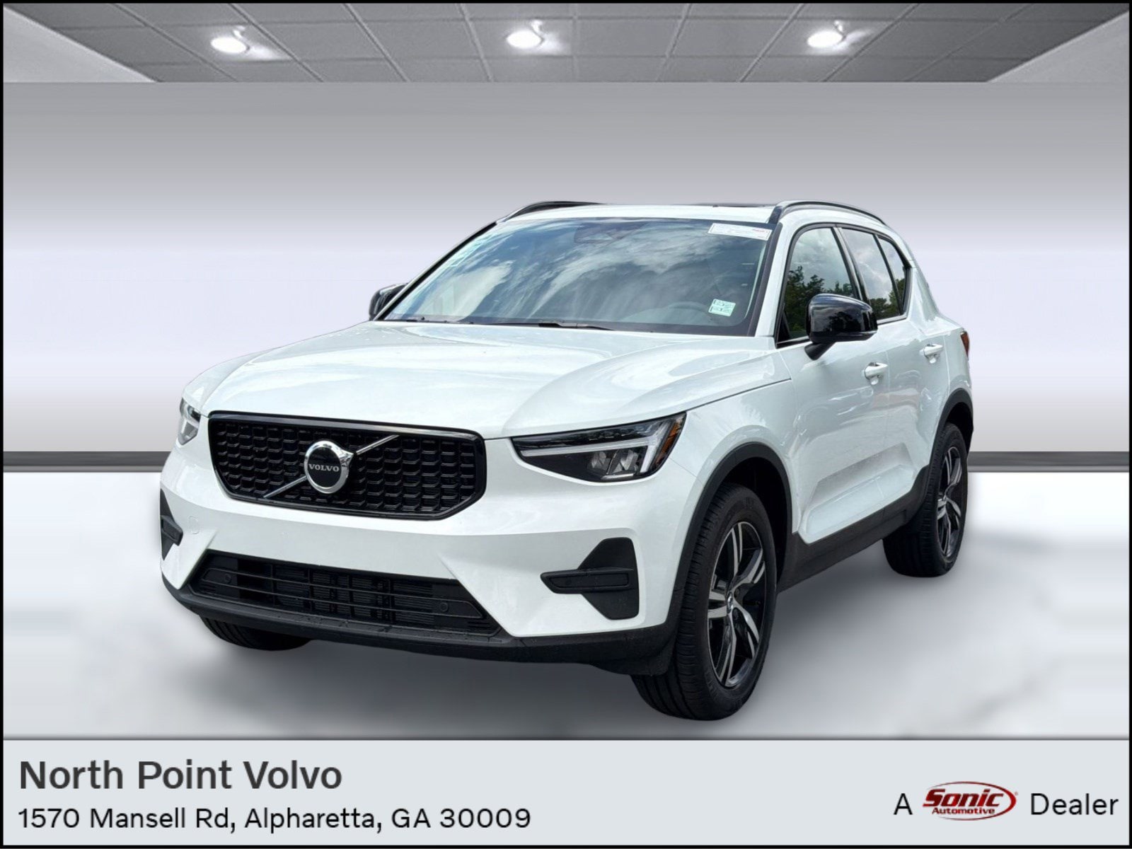 2026 Volvo XC40 B4 Core Dark FWD's photo