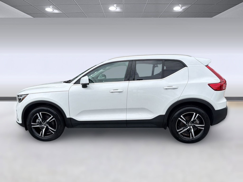 Certified 2025 Volvo XC40 B5 Core SUV