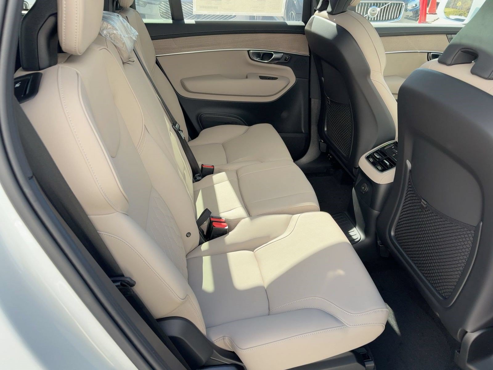 2026 Volvo XC90 Plus - Photo 28