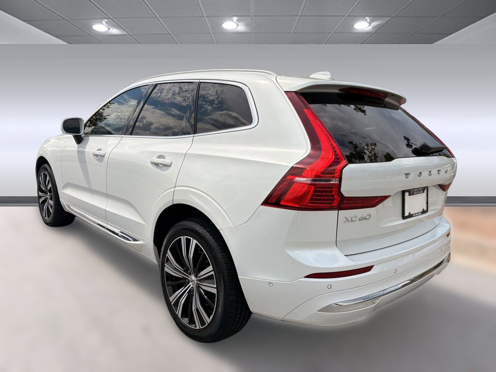 2022 Volvo XC60 B5 Inscription photo 3