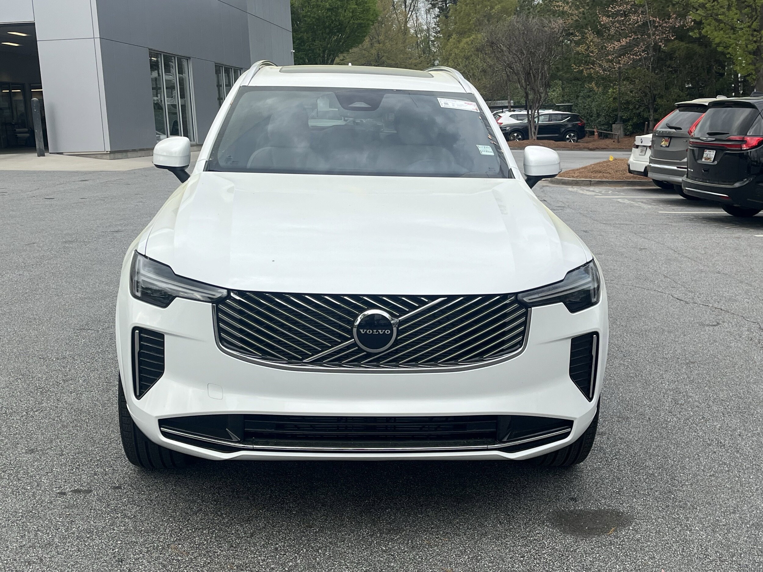 2025 Volvo XC90 Core photo 2